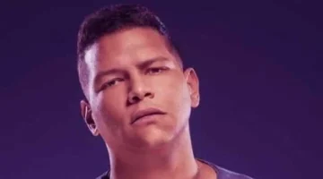 أحمد عبدالحميد في حزن عميق: موعد الجنازة ومكان الصلاة على والده